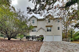 4915 Wycliffe Dr SW in Stone Mountain, GA - Building Photo