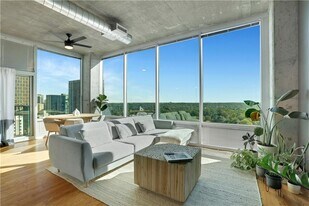 923 Peachtree St NE in Atlanta, GA - Building Photo