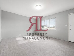 5008 Carbondale Dr in Columbus, OH - Foto de edificio - Building Photo