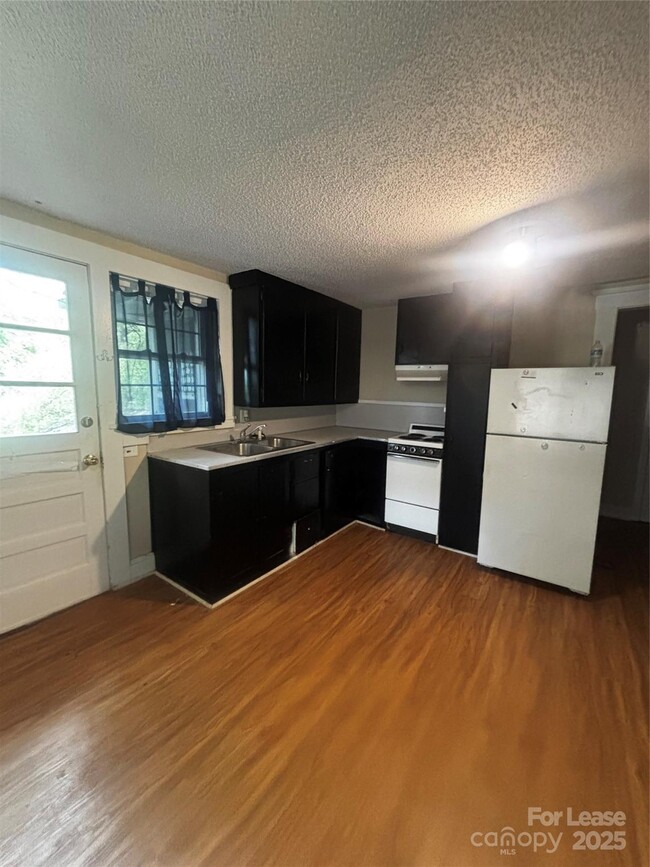 211 Wilson St in Albemarle, NC - Building Photo - Building Photo