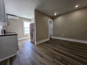 233 W Madison St in Rochester, PA - Building Photo - Building Photo