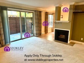 2730 Oak Rd in Walnut Creek, CA - Building Photo - Building Photo