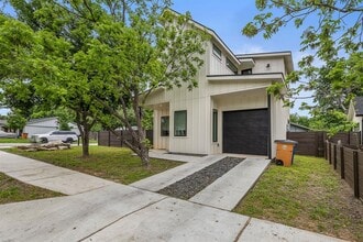 2301 Bendridge Trail in Austin, TX - Building Photo - Building Photo