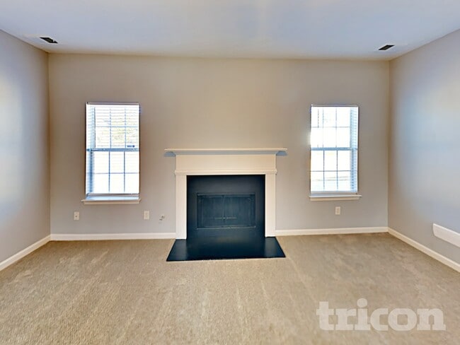 12755 N Hill Dr in Hampton, GA - Foto de edificio - Building Photo