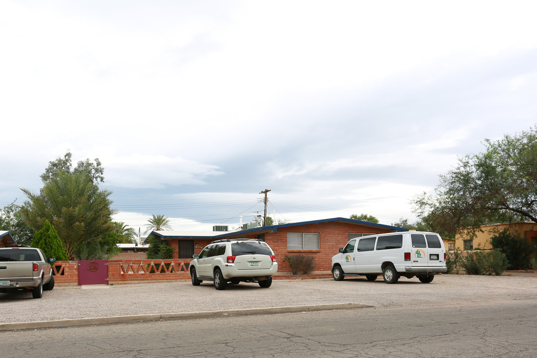 1302-1308 N Venice Ave in Tucson, AZ - Foto de edificio