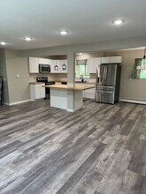 14716 W Lake Ridge Dr in Anchorage, AK - Building Photo - Building Photo