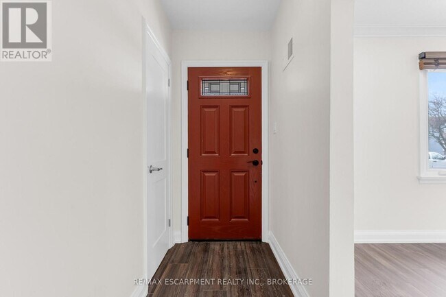 18 Princess St in St Catharines, ON - Building Photo - Building Photo