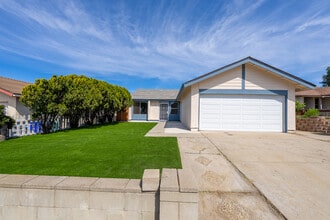 3482 Alonquin Way in San Diego, CA - Building Photo - Building Photo