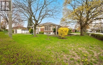71 Grenadier Dr in Hamilton, ON - Building Photo - Building Photo