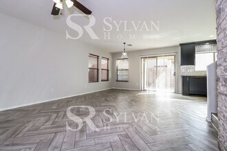 6415 W Fawn Dr in Phoenix, AZ - Building Photo - Building Photo