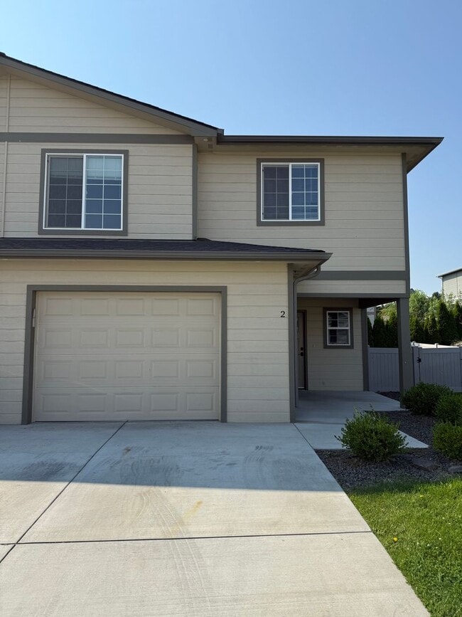 property at 7417 Saddlebrook Lp