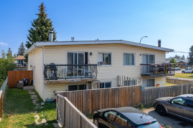 1427 43 St SE in Calgary, AB - Building Photo - Building Photo