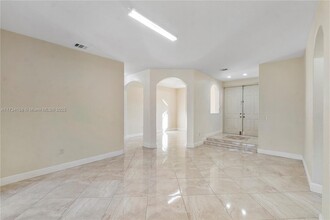 16221 SW 42nd Terrace in Miami, FL - Building Photo - Building Photo