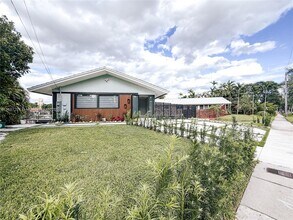 425 NE 103rd St in Miami Shores, FL - Building Photo - Building Photo
