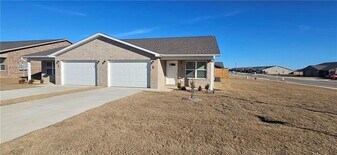 6804 Toby St in Bentonville, AR - Building Photo