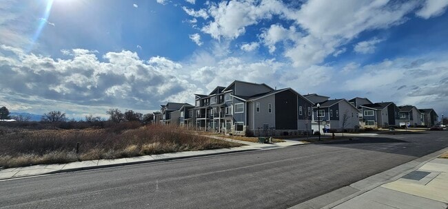 1096 N 1840 W in Farmington, UT - Building Photo - Building Photo