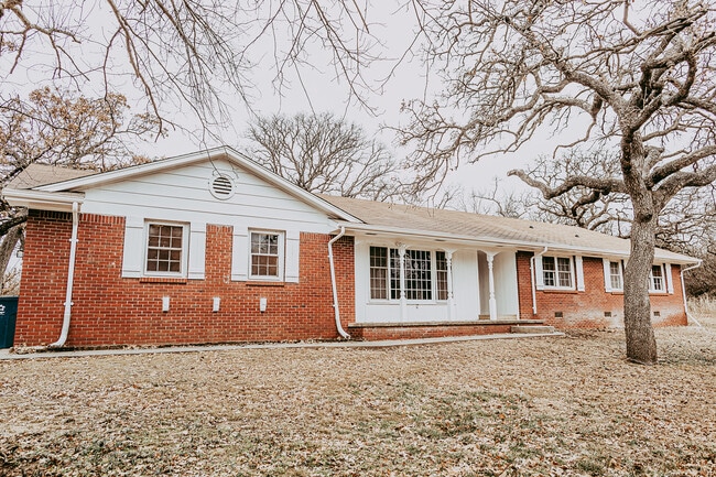 5331 Indian Hill Rd, Unit House in Edmond, OK - Building Photo - Building Photo