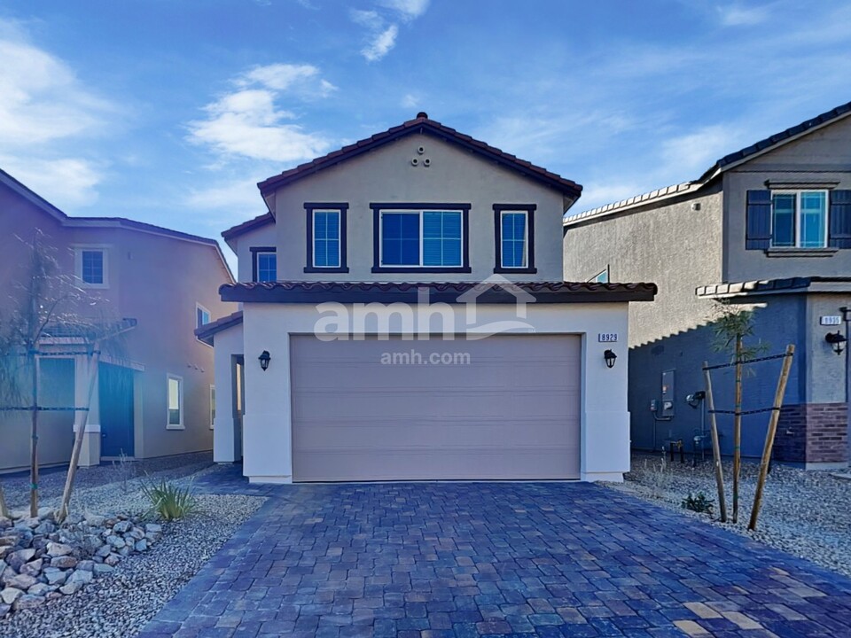 8929 Dwarf Chin Ave in Las Vegas, NV - Building Photo