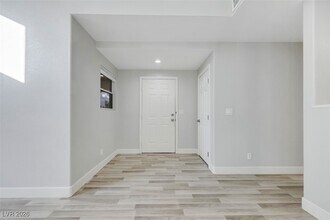 1409 Beaver Spring St in Las Vegas, NV - Building Photo - Building Photo