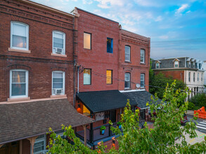 4037 Powelton Ave, Unit Residence 3 in Philadelphia, PA - Foto de edificio - Building Photo