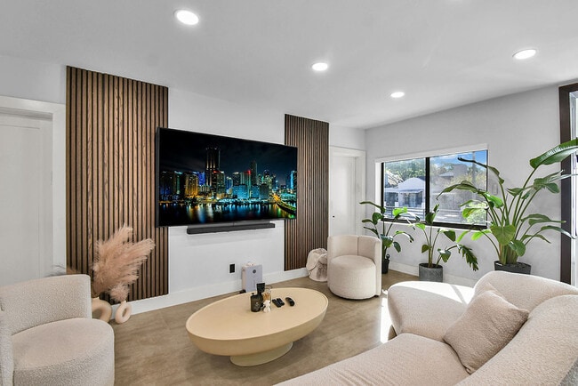 85 NW 47th St in Miami, FL - Building Photo - Building Photo