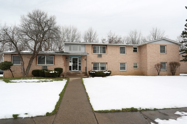 10 Nisa Ln - 1 Year Waiting List in Rochester, NY - Building Photo - Building Photo