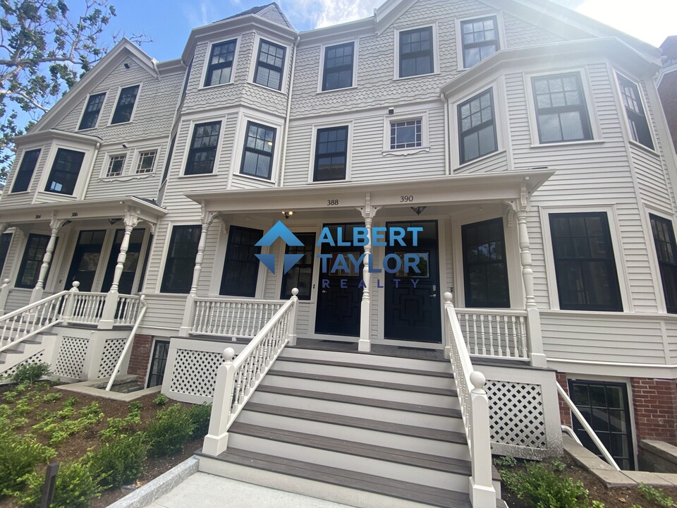 378 Harvard St, Unit A in Cambridge, MA - Building Photo