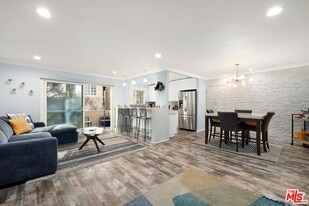 1734 N Fuller Ave in Los Angeles, CA - Building Photo