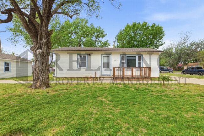 property at 1903 S Custer Ave