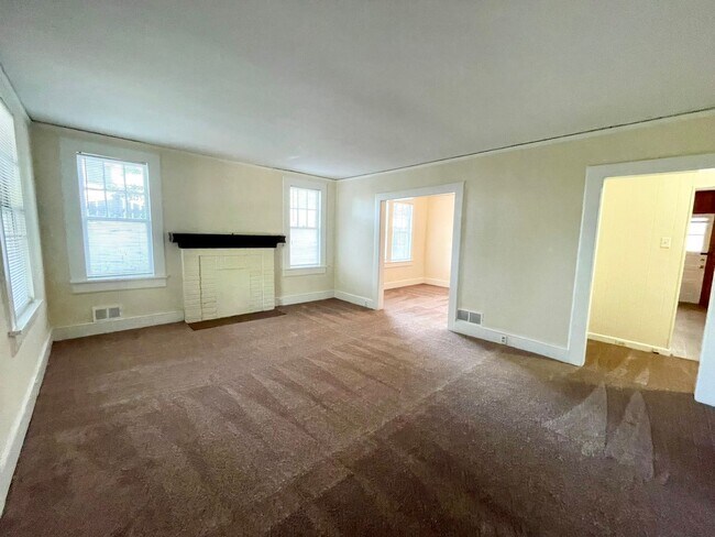 618 Saluda Ave-Unit -620 in Columbia, SC - Foto de edificio - Building Photo