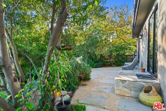 20784 Medley Ln in Topanga, CA - Building Photo - Building Photo