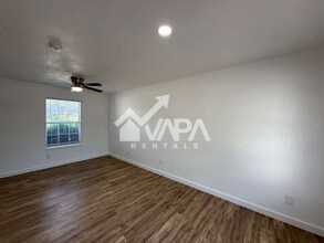 5526 Green Grove Dr in San Antonio, TX - Building Photo - Building Photo