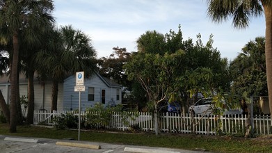 619-631 Mandalay Ave in Clearwater Beach, FL - Building Photo - Building Photo