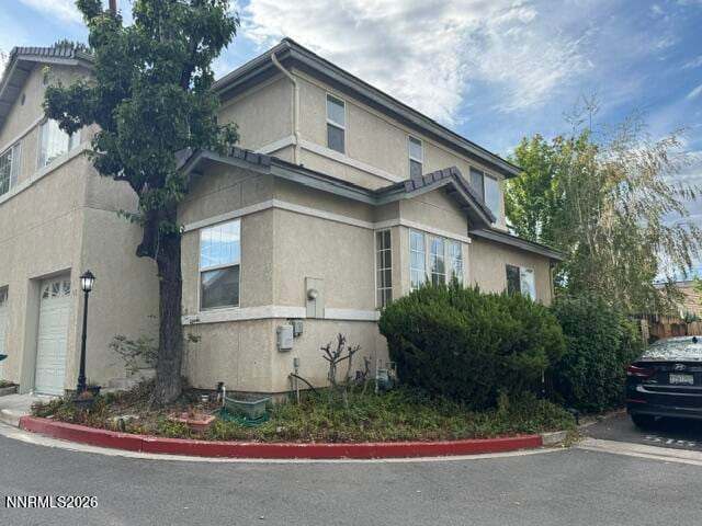property at 535 Warren Ct