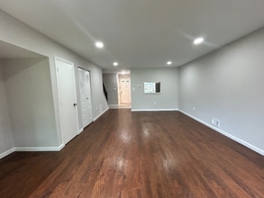 279 Palombi Ct in East Brunswick, NJ - Building Photo - Building Photo
