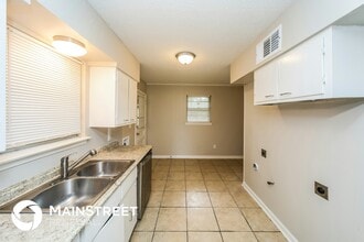 4877 Brentdale Ave in Memphis, TN - Foto de edificio - Building Photo