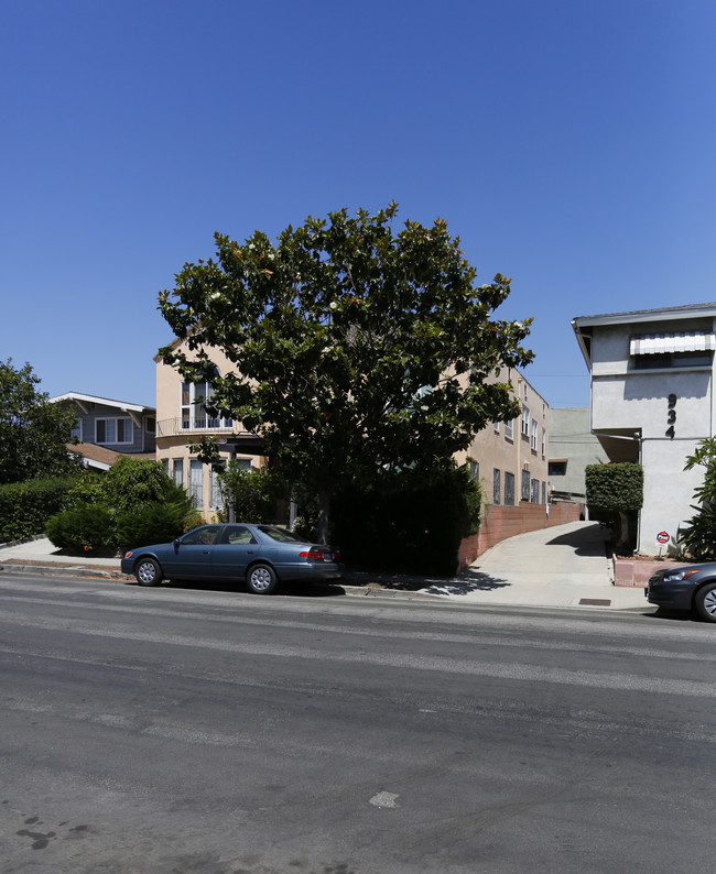 930 S St Andrews Pl in Los Angeles, CA - Foto de edificio - Building Photo