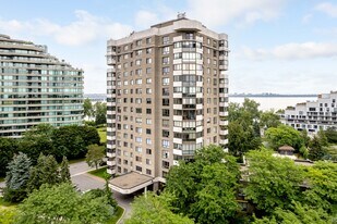120 Ferland Rue in Montréal, QC - Building Photo