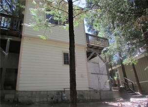 976 Berne Dr in Crestline, CA - Building Photo - Building Photo