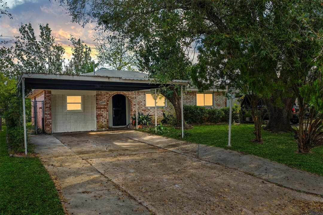 13335 Ambrose St in Houston, TX - Building Photo