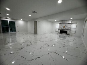 4250 NW 9th Ct in Coconut Creek, FL - Building Photo - Building Photo