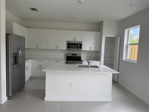 18406 SW 2nd St in Pembroke Pines, FL - Building Photo - Building Photo