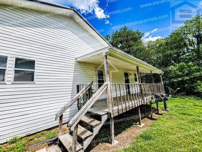 111 Cassetty Ln in Gainesboro, TN - Foto de edificio - Building Photo