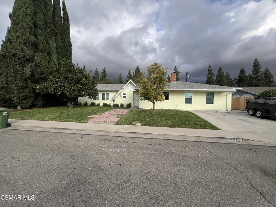 1786 Olympic St in Simi Valley, CA - Building Photo