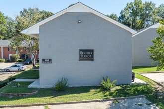 Newly Major Renovated Beverly Manor in Hattiesburg, MS - Building Photo - Building Photo