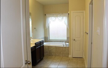 15127 Calvano Dr in Cypress, TX - Foto de edificio - Building Photo