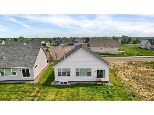 2150 Ridgepointe Dr in Hastings, MN - Foto de edificio - Building Photo