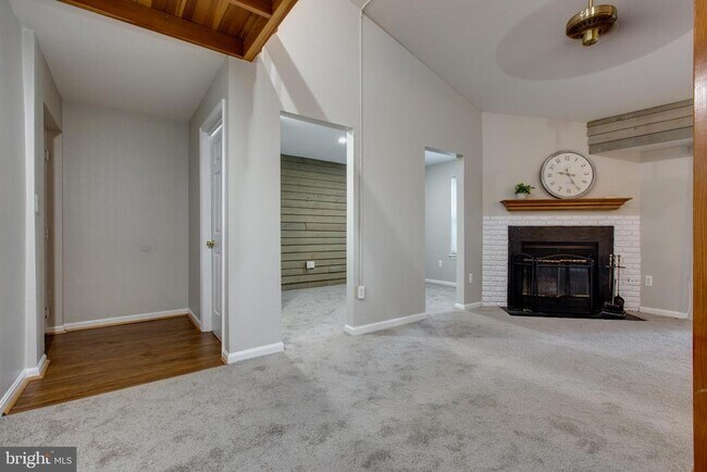 206 Spring Maiden Ct in Glen Burnie, MD - Building Photo - Building Photo