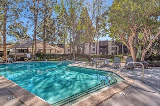 8650 Gulana Ave, Unit C3053 in Playa Del Rey, CA - Building Photo - Building Photo