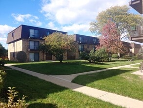 9703 Bianco Terrace in Des Plaines, IL - Building Photo - Building Photo